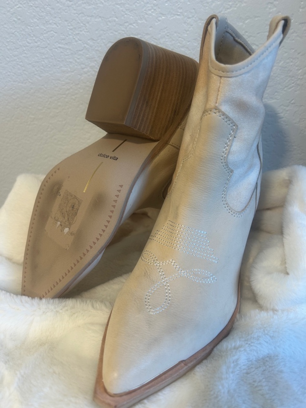 Dolce Vita Women's Cream/Tan Western Ankle Booties